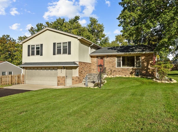 445 Stanford Drive, Marengo, IL 60152