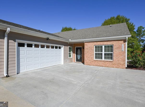3504 Commonwealth Circle, Newnan, GA 30263