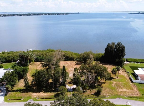 3825 SHORE Boulevard, OLDSMAR, FL 34677
