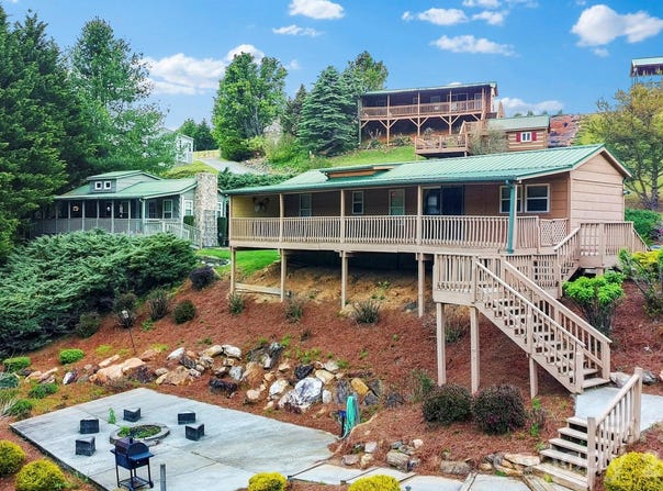 489 Buttons Lane, Sparta, NC 28675