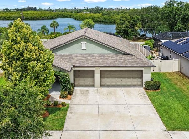 809 TIMELESS MOSS Drive, RUSKIN, FL 33570