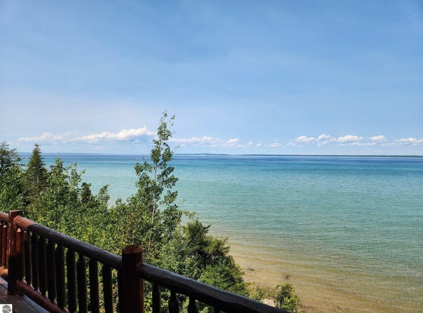 4460 W US-23, CHEBOYGAN, MI 49721