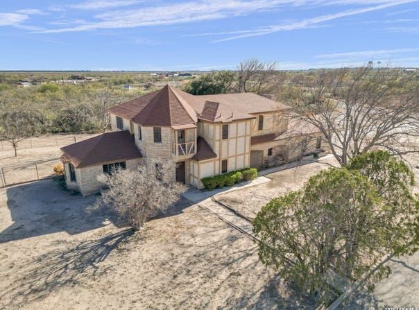 126 Packsaddle Circle, Del Rio, TX 78840