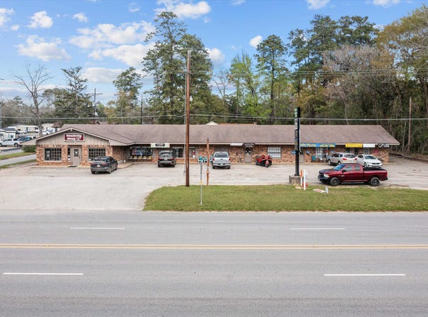1002 W Bluff Street, Woodville, TX 75979