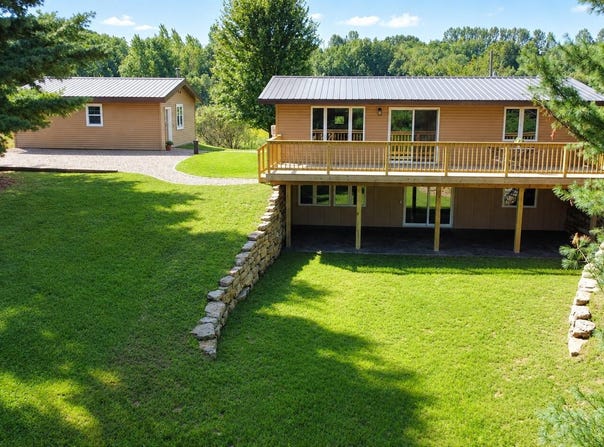 14882 Ash Ridge Dr, Viola, WI 54664