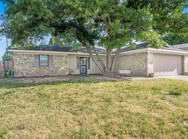 6744 Arroyo Drive, Amarillo, TX 79108-3656