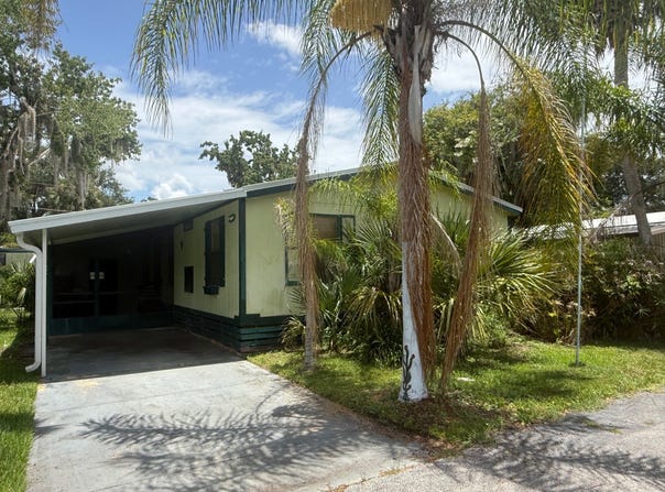 24 Pelican Dr, Bunnell, FL 32110
