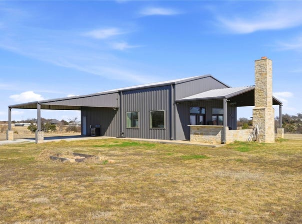 140 Turkey Farm Road, Whitesboro, TX 76273