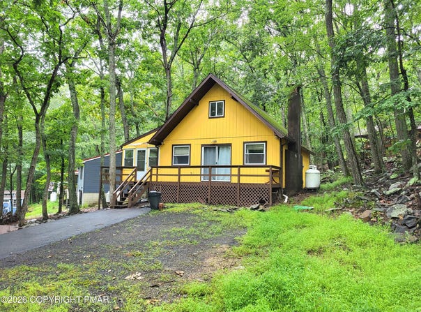 1067 Porter Drive, Bushkill, PA 18324