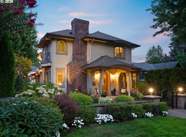 752 E Ave, LakeOswego, OR 97034