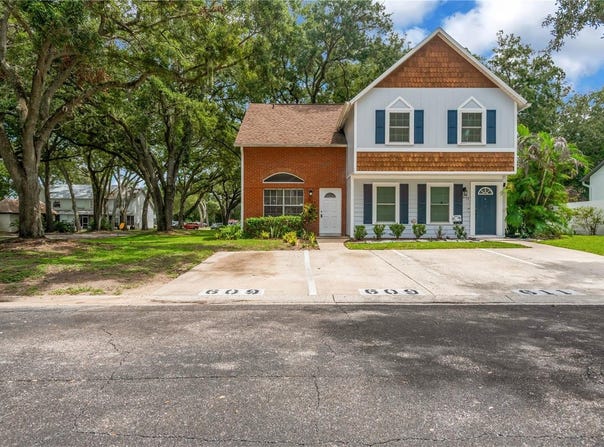 609 SAINT HENRY Drive, BRANDON, FL 33511