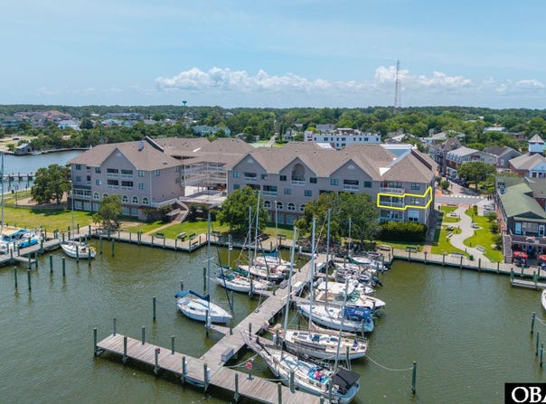 207 Queen Elizabeth Avenue, Manteo, NC 27954