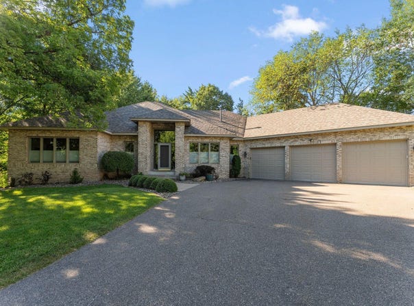 10605 54th Avenue N, Plymouth, MN 55442