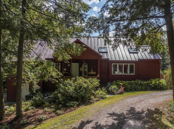 70 Hunter Lane, Jamaica, VT 05343