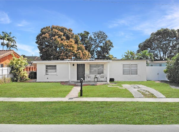 1461 E 7th Ct, Hialeah, FL 33010
