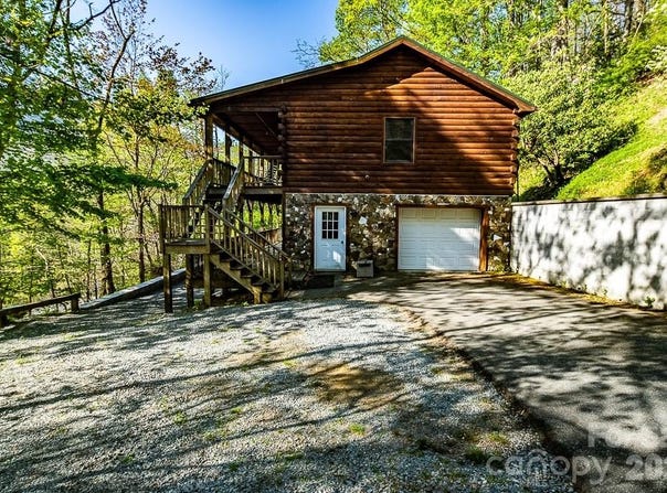 239 Dutch Treat Road, Banner Elk, NC 28504