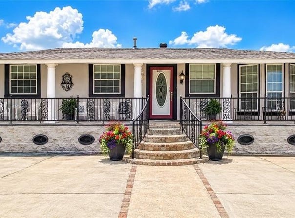 6113 VICTORIAN Drive, Marrero, LA 70072
