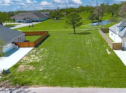 98 COLONIAL CLUB Drive lot: 25, Harahan, LA 70123