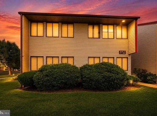 E21 AVON DRIVE, EAST WINDSOR, NJ 08520
