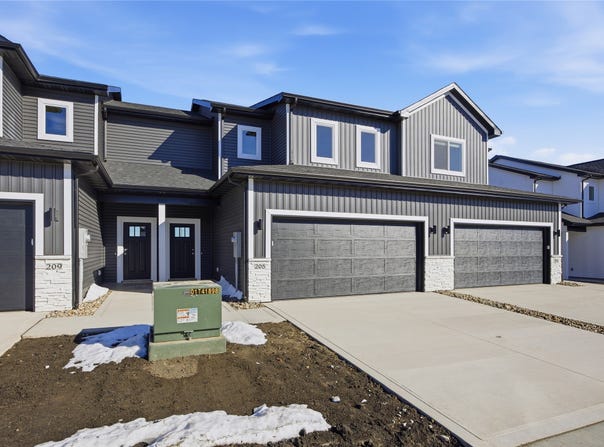 205 NE Doe Pointe Lane, Ankeny, IA 50021