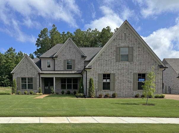 350 ROLLING GROVE Blvd, Collierville, TN 38017