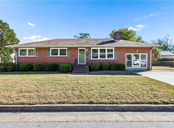 819 Sharpley Avenue, Hampton, VA 23666