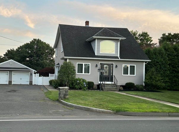 681 Mill St, Agawam, MA 01030
