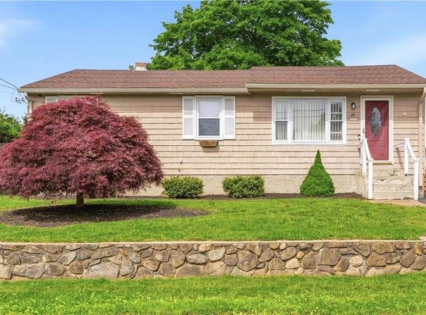 29 Dix Avenue, Johnston, RI 02919