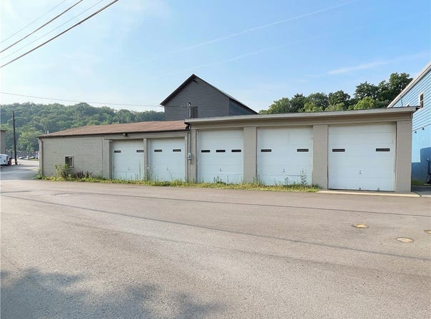 20 WILLOW AVENUE, Oakdale, PA 15071