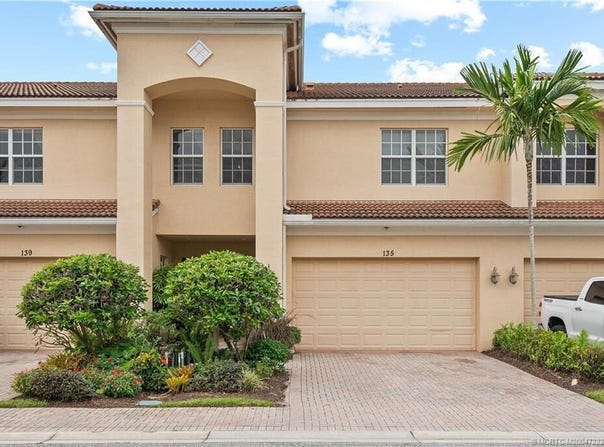 135 SW WALKING Path, Stuart, FL 34997
