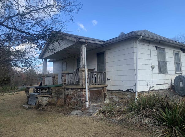 100 EDGEWOOD DR, WARM SPRINGS, VA 24484