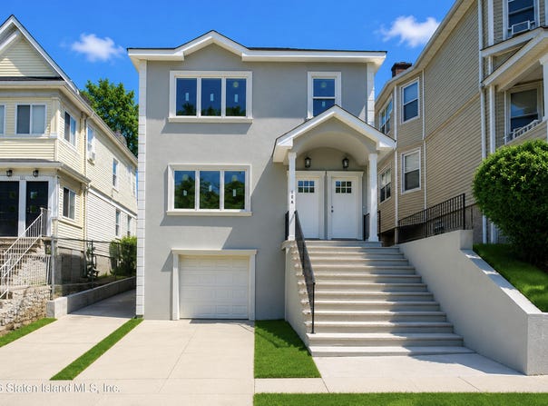 124 Castleton Avenue, Staten Island, NY 10301