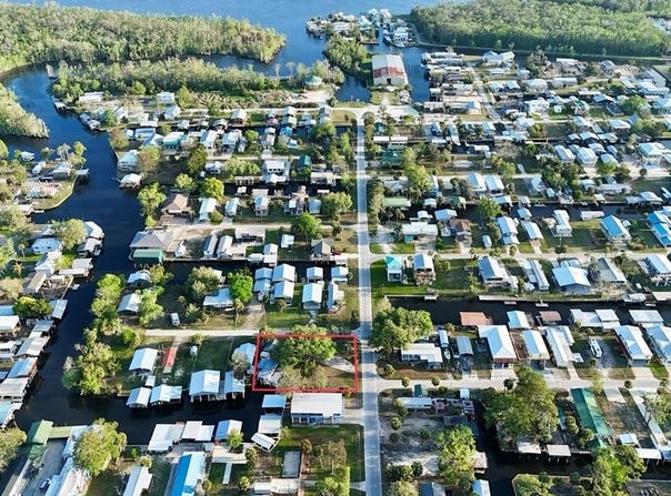 249 SE 228th St, Suwannee, FL 32692