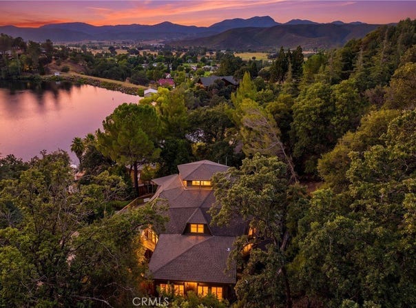 16945 Knollview, Hidden Valley Lake, CA 95467