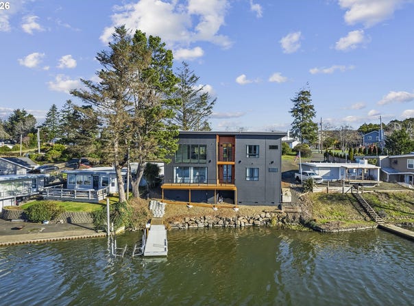 3403 NE JOHNS Loop, Neotsu, OR 97364