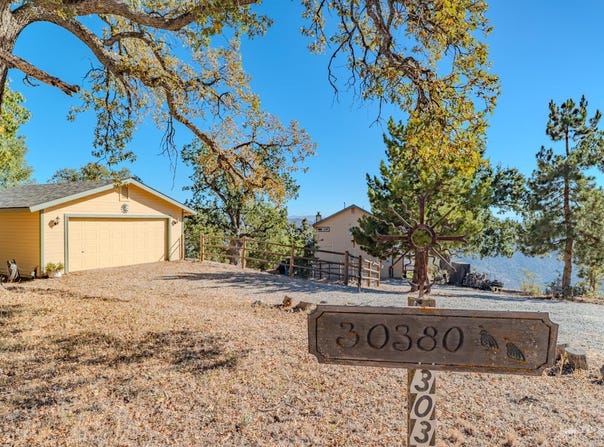 30380 Starland Drive, Tehachapi, CA 93561