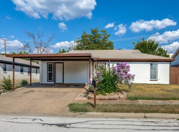 6924 Richardson Drive, Watauga, TX 76148
