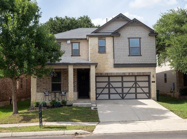 104 Rolling Creek, Boerne, TX 78006