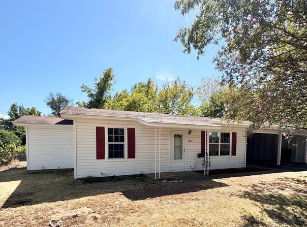 1306 SE Quincy, Idabel, OK 74745
