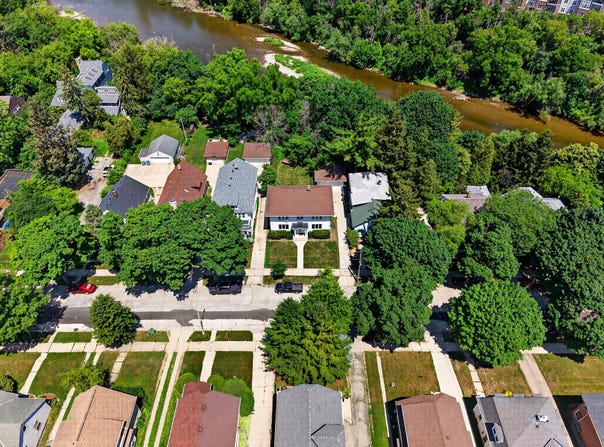 1200 E Vienna Ave, Milwaukee, WI 53212