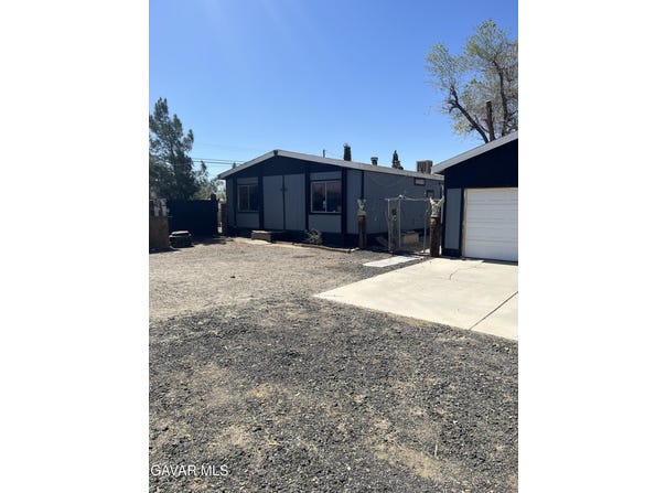 10247 E Avenue S, Littlerock, CA 93543