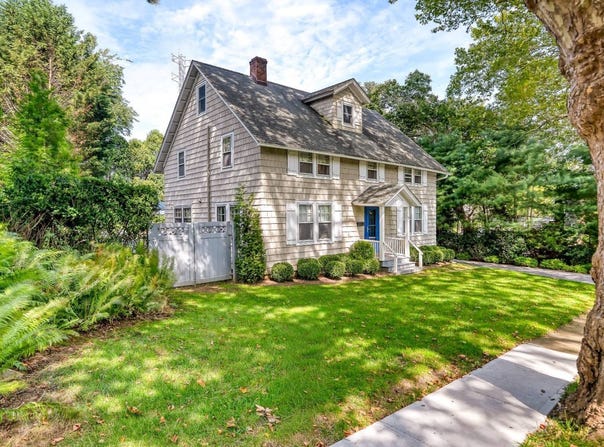 10 Talmage Lane, East Hampton, NY 11937