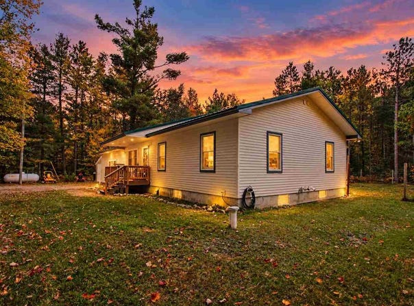 7840 Douglas Lake Road, Pellston, MI 49769