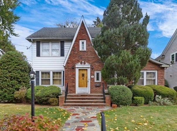 14 Laurel Ave, Clifton City, NJ 07012-1217