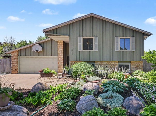 6920 Innsdale Avenue S, Cottage Grove, MN 55016