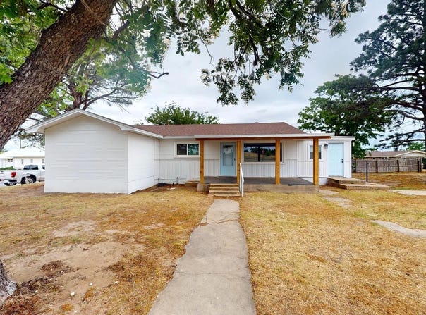 302 E Tenth St, Shattuck, OK 73858