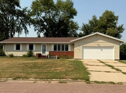 1992 Great Bend Boulevard, Windom, MN 56101
