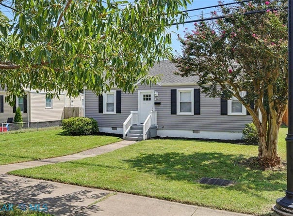 2112 E Pembroke Avenue, Hampton, VA 23664
