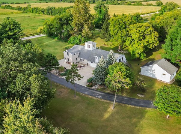 2549 E 1100 N, DeMotte, IN 46310