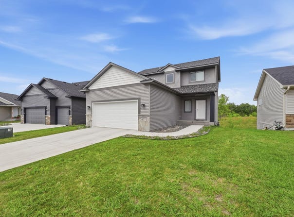 977 45th Avenue NE, Saint Cloud, MN 56304